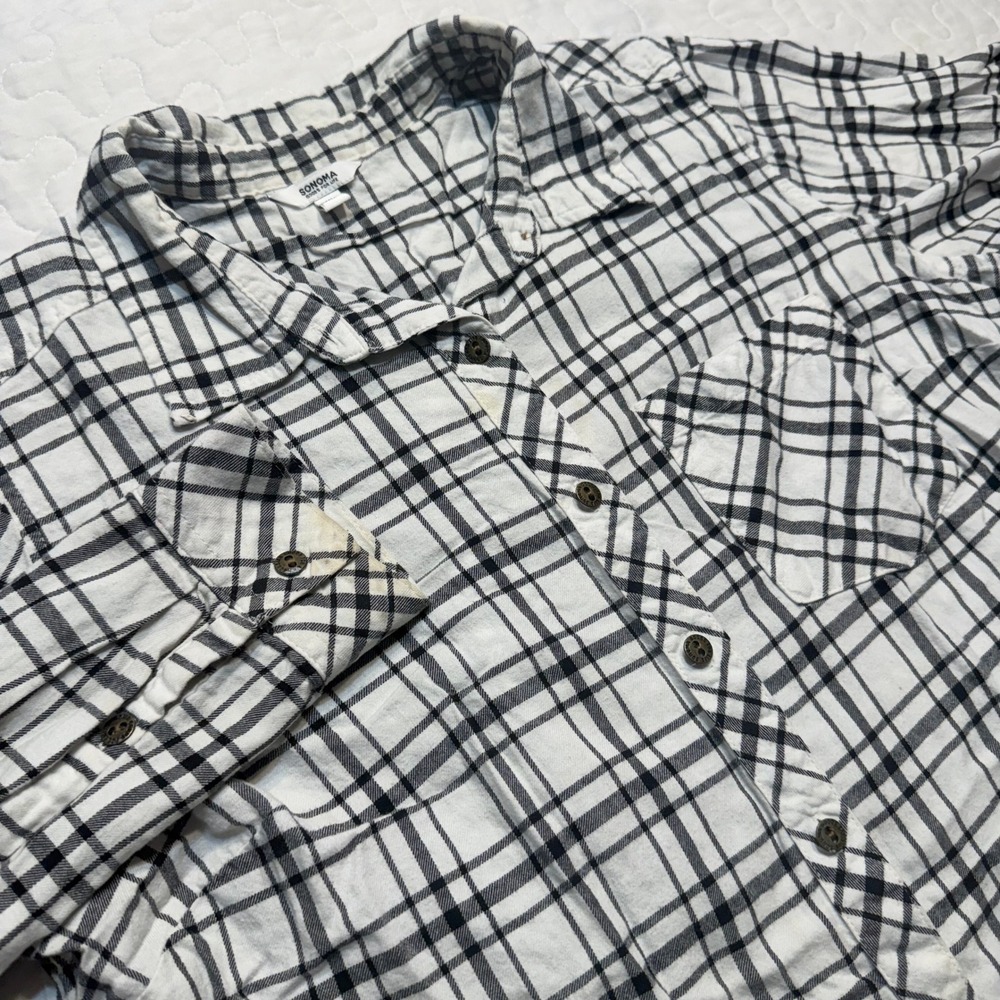 Sonoma Women Medium Button Down Shirt White Black Plaid L/S GRUNGE CABIN NEUTRAL